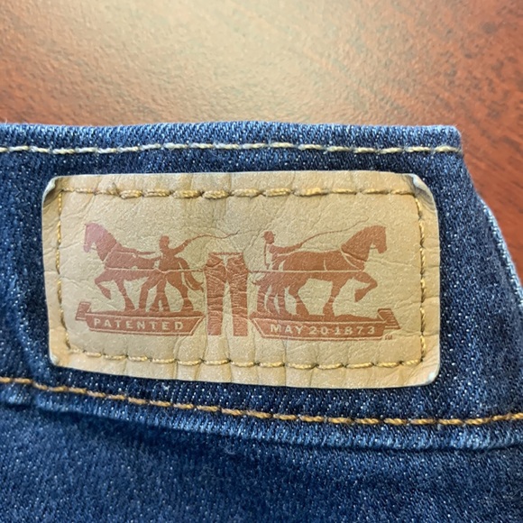 Levi’s capris - Picture 6 of 9